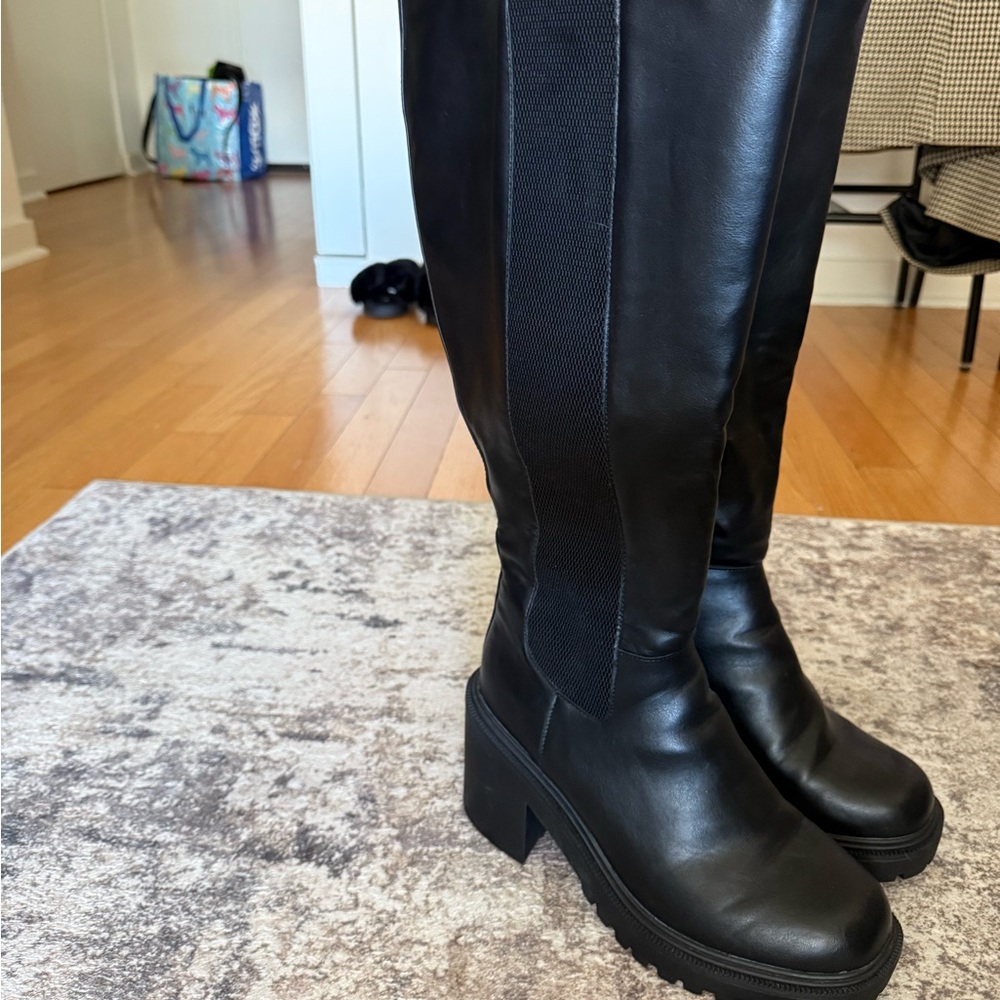 EUC Torrid 10WW Wide Calf Black Knee-High Women's Boots